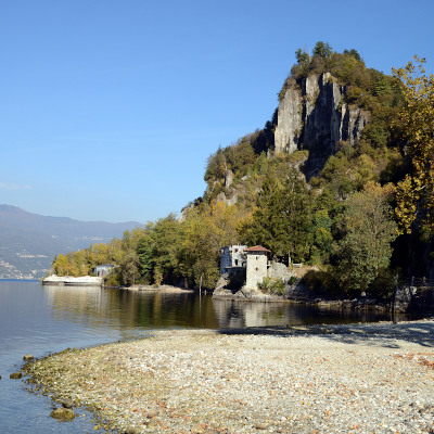 lake maggiore accommodation, Castelveccana