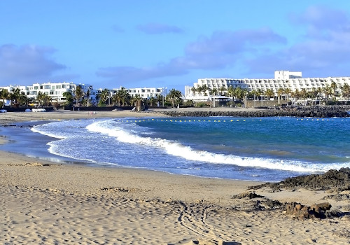 costa teguise accommodation, holiday villas to rent